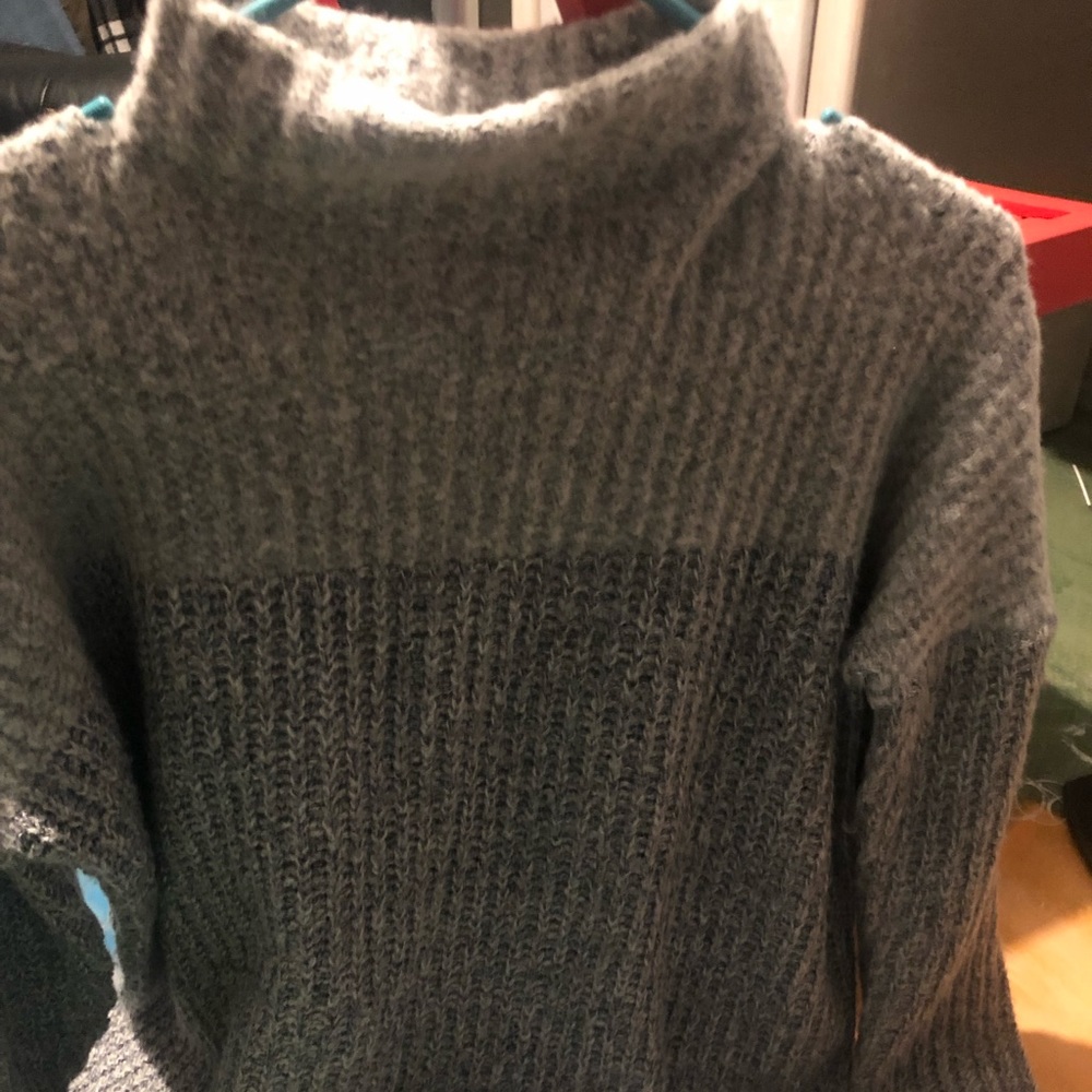 Sweater - Picture 6 of 6